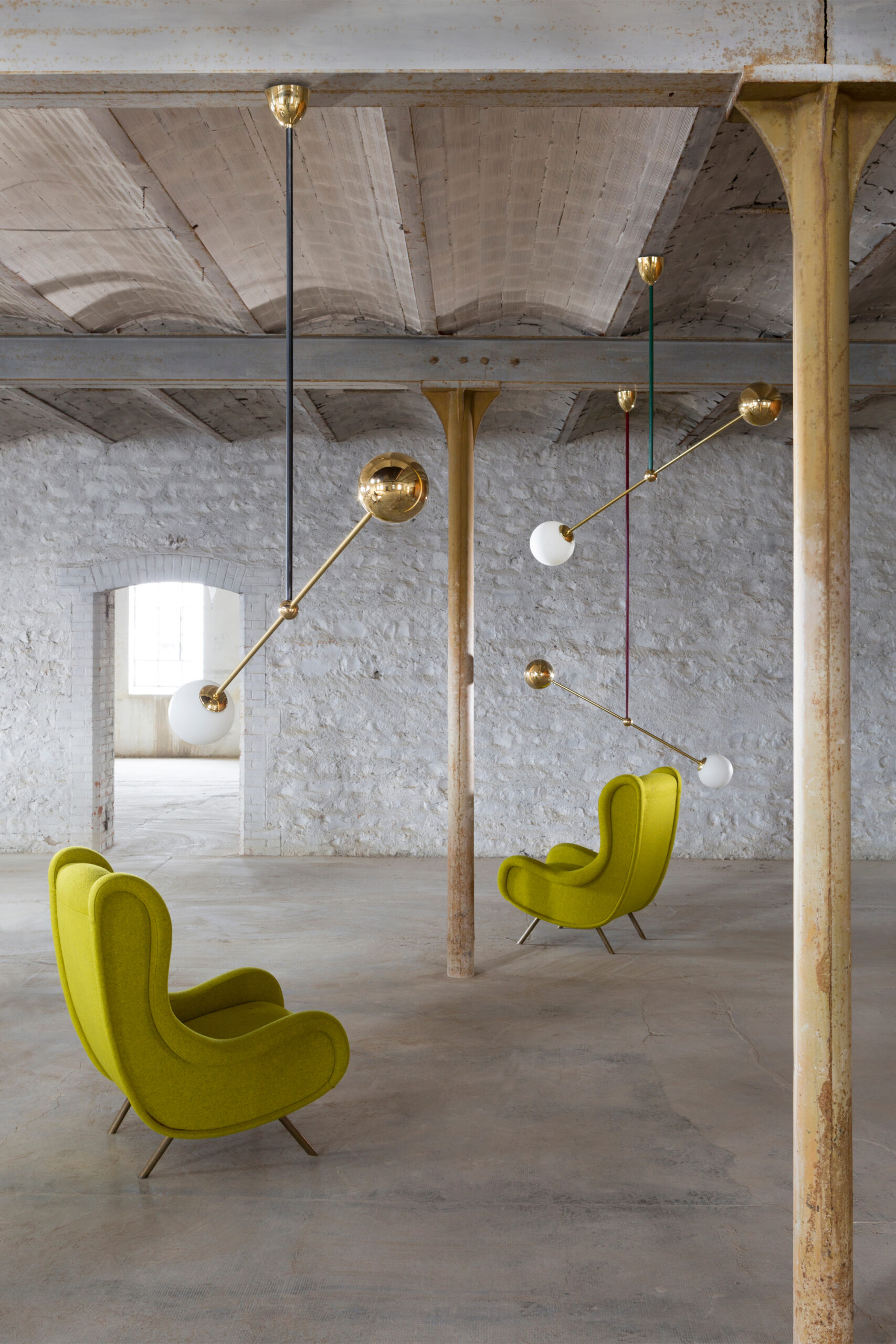 Lustre
03