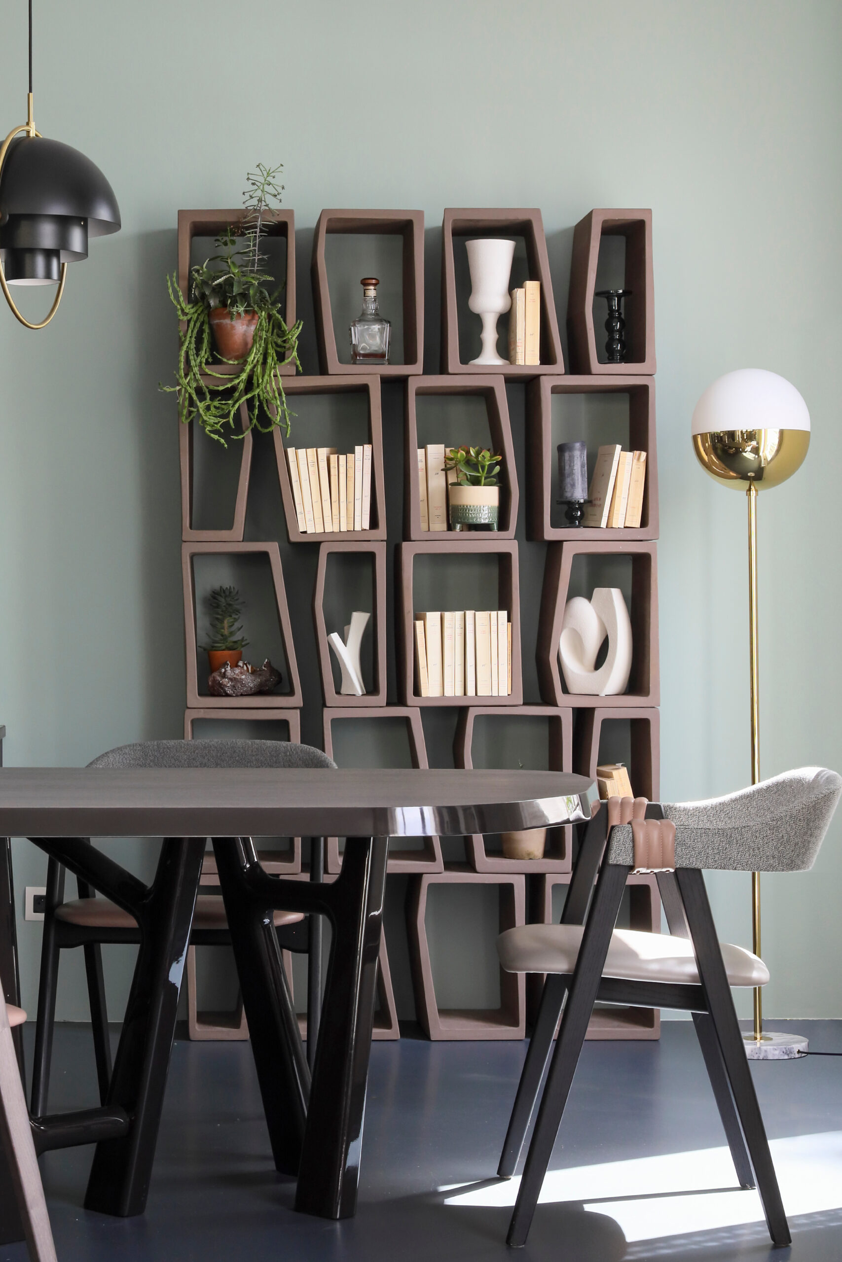 Floor lamp
01
