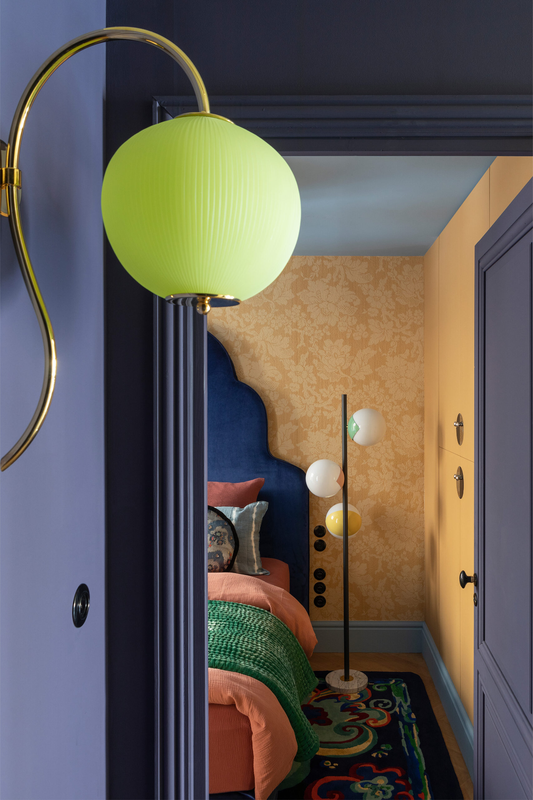 Floor Lamp Pop-Up